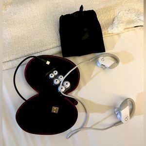 Beats by Dre Bluetooth headphones